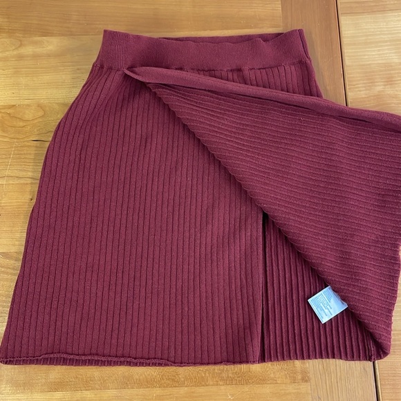 Free People pull on sweater skirt with wrap front medium - Picture 3 of 10